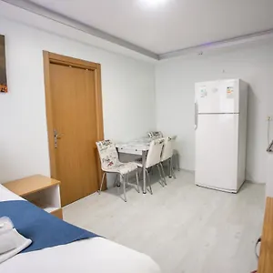 Gueven House Апартаменты