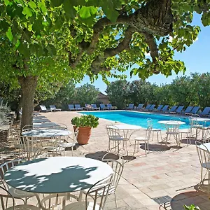 https://hotel-la-figuiere.fr-provencehotel.com